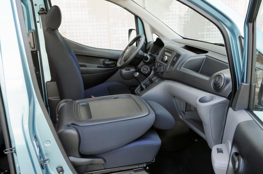  Nissan NV200 2009 года  (фото 43 из 108)